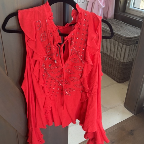 Guess top red colour - Picture 3 of 5